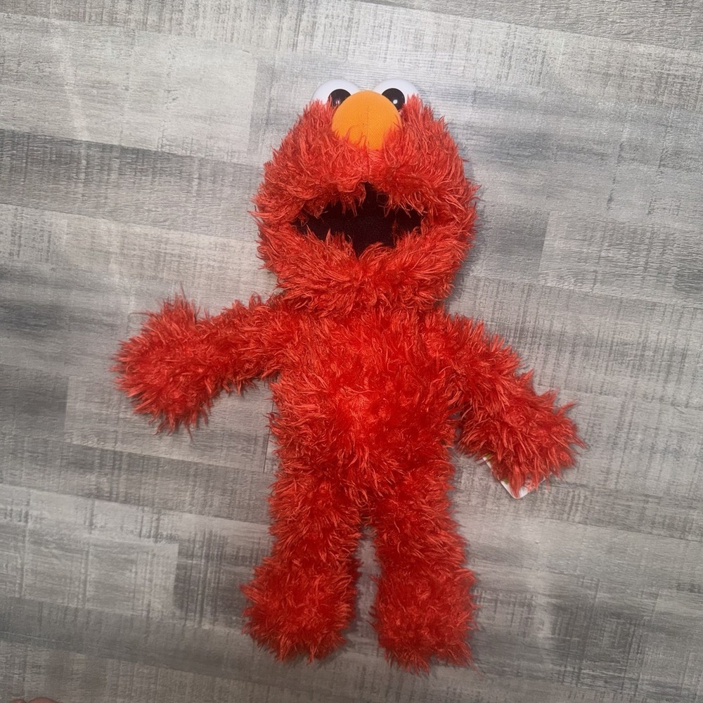 Sesame Street Friends 16" inch Elmo Plush Stuffed Animal 18m+ - NEW WITH TAGS